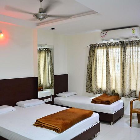 Hotel Maheshwari Avenue Ujjain Bagian luar foto
