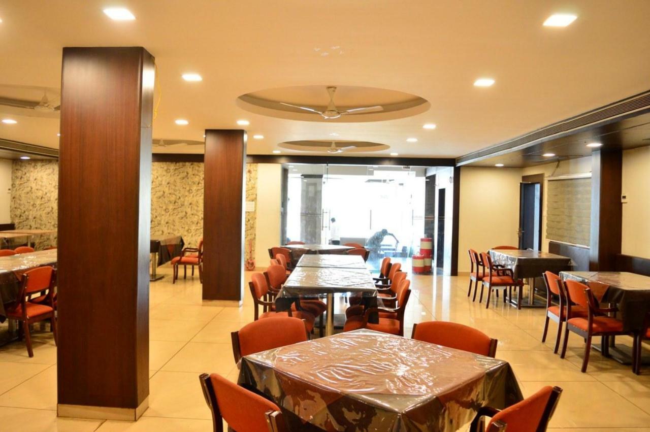 Hotel Maheshwari Avenue Ujjain Bagian luar foto
