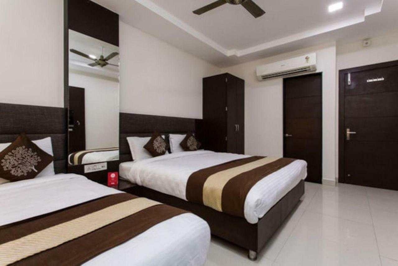 Hotel Maheshwari Avenue Ujjain Bagian luar foto