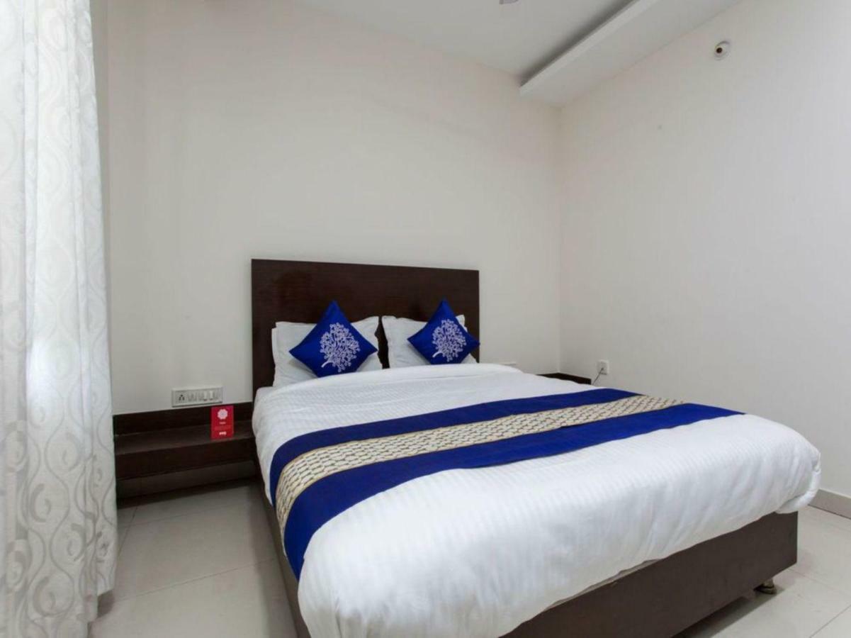 Hotel Maheshwari Avenue Ujjain Bagian luar foto